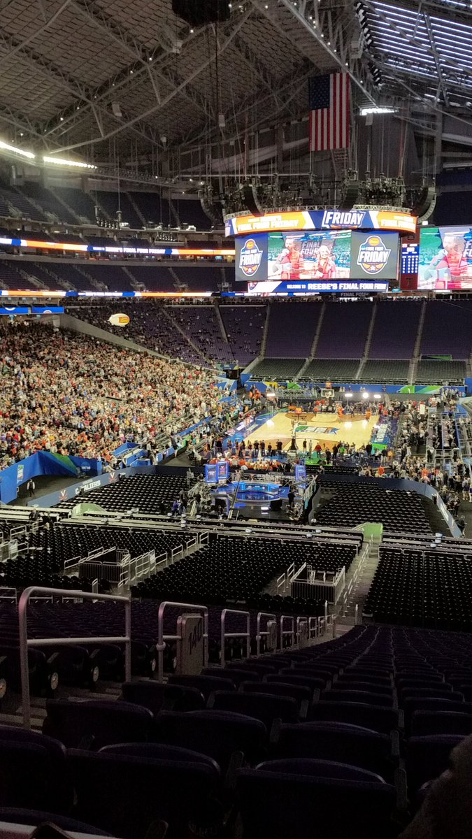 CSSMBB's tweet image. Great to be at the Final Four! #FunAtmosphere