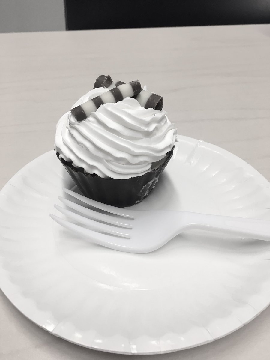 dbikatie's tweet photo. When it’s @DBIChelsie’s birthday, but everyone’s celebrating extra because @ColdStone is on the dessert menu! #dbiculture https://t.co/sfCJWLfPt6