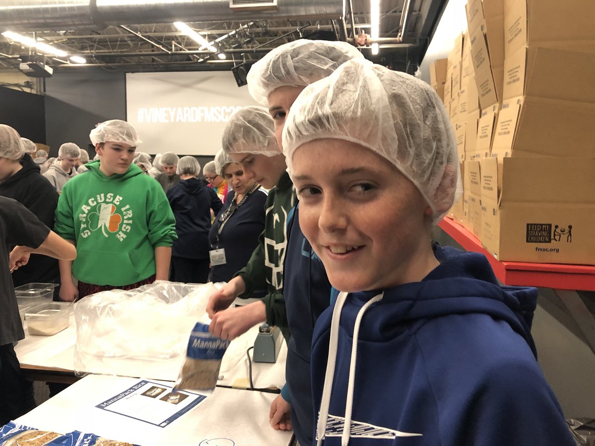 modzelski's tweet photo. Packing boxes! #MarcellusCSD #VineyardFMSC2019 https://t.co/1EGDlclPPa