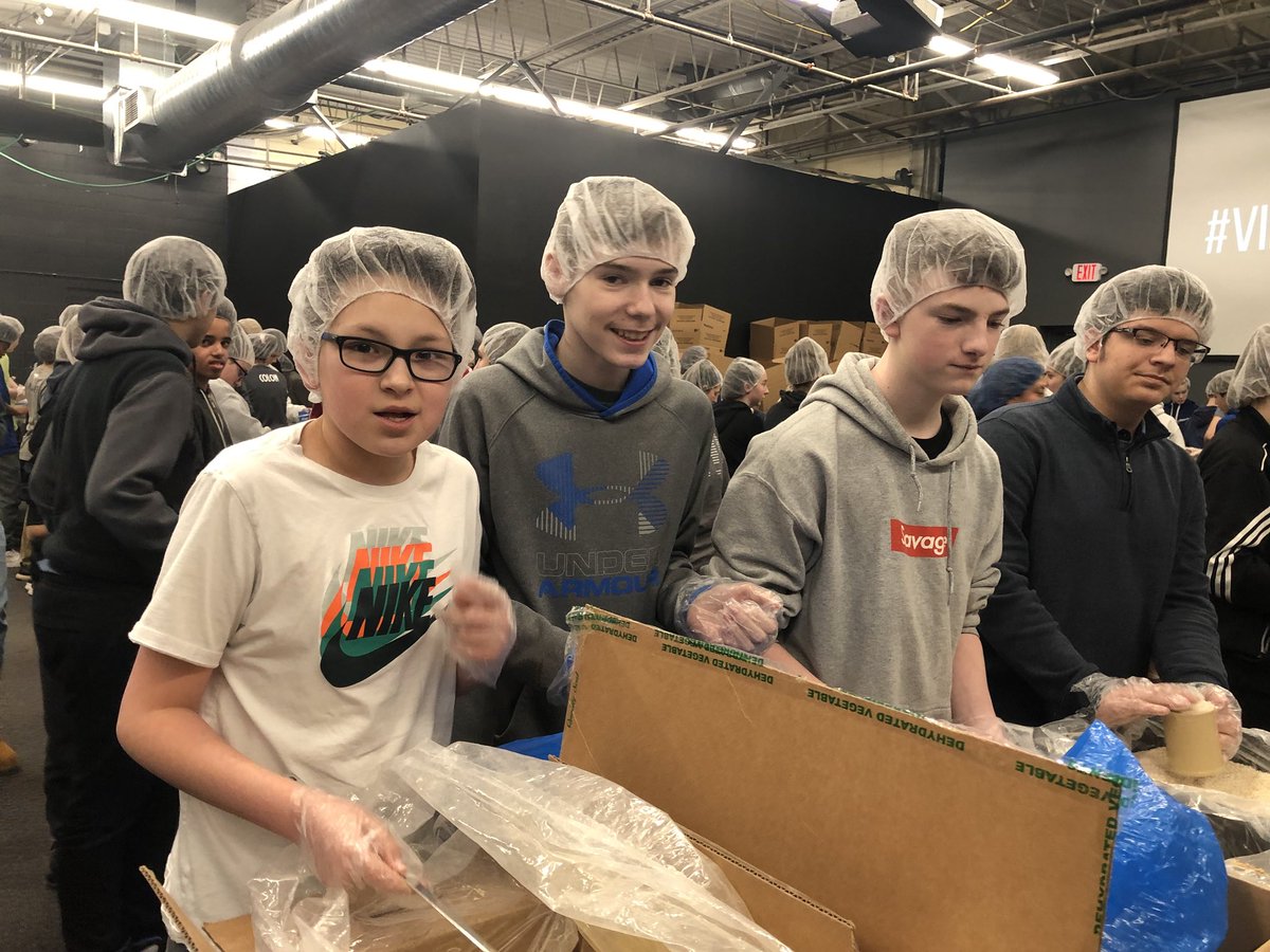 modzelski's tweet photo. Packing boxes! #MarcellusCSD #VineyardFMSC2019 https://t.co/1EGDlclPPa