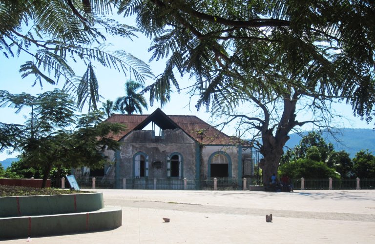 NJolivert's tweet photo. Le Manoir Alexandra 2011 (before renovation) First research trip for my undergrad architecture thesis on Spatial Narratives at RISD #spatialnarratives #architecture #storytelling #buildinganexpertise https://t.co/bdSDRaLLru