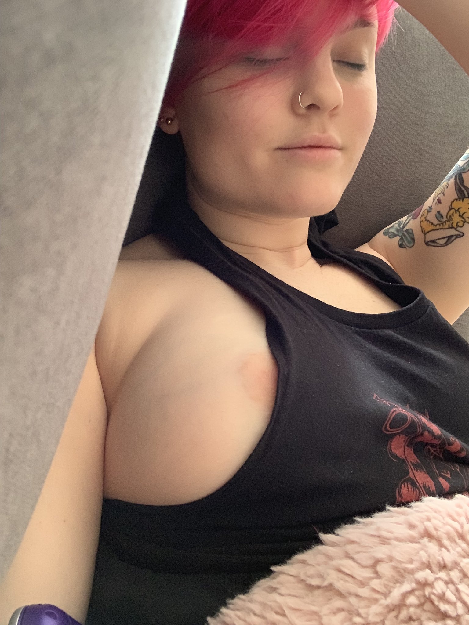 🎀Kenz  OF Creator🎀 on X: You ever just wake up in a tank top