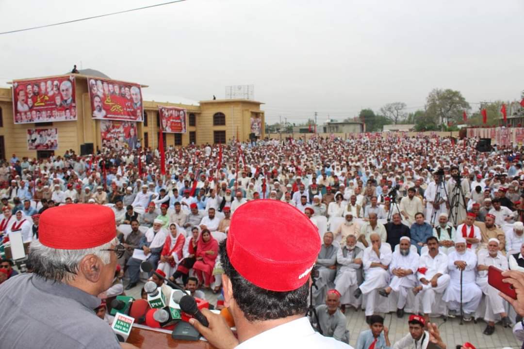 TalhaMomand's tweet photo. اے این پی کے مرکزی صدر اسفندیار ولی خان پنج پیر صوابی میں عظیم الشان شمولیتی جلسہ عام سے خطاب کر رہے ہیں @geonews_urdu @AsfandyarKWali @BushraGohar @s_jafarshah @Palwasha_Abbas @HaiderHotiANP @bashir_matta @MianIftikharHus @AyubKAsharay @AsgharAchakzaii @TarekFatah @s_bashirkhan https://t.co/8XtmLWDenj