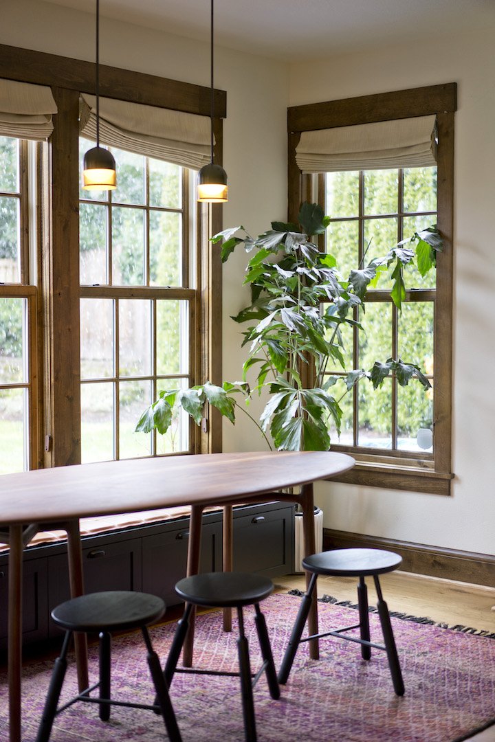 brightdesignlab's tweet photo. Living Room | Eastmoreland Craftsman | Custom Built-in Storage Bench | Vintage Rug | Custom Walnut Table | Natural Light | Craftsman Modern Kitchen Project _ #interiordesign #interiordesigner #interiors #interiordetails #portland #oregon #interiordesignpdx #craftsman  #vintage https://t.co/3RvISUFAmj