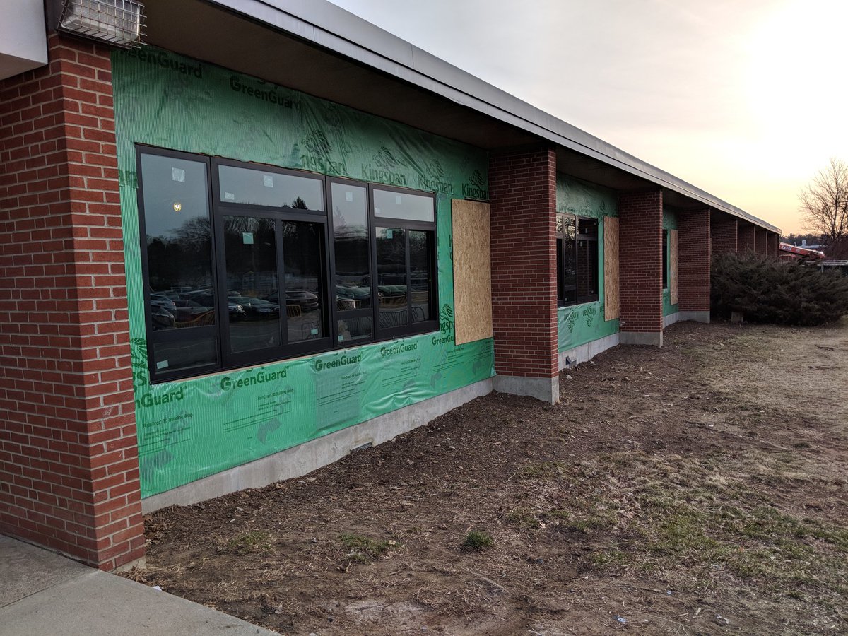 MrSnideQHS's tweet image. Windows have been installed in the &quot;newest&quot; phase of the High School construction project.  Looking good!  #Legacy2020