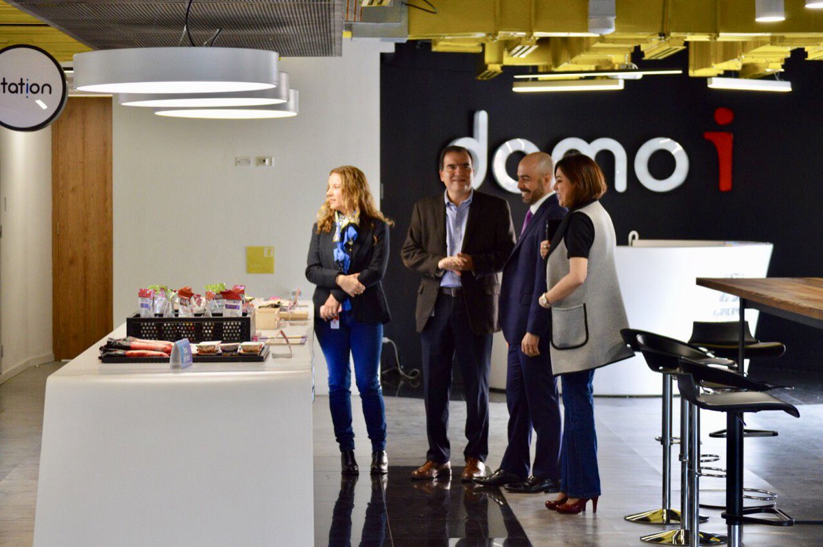 SAColombia's tweet photo. Hoy compartimos con la Vicepresidencia Comercial del Banco @Davivienda y conocimos las instalaciones del #Domoi. Una experiencia de innovación y transformación en el sector financiero, clave para el desarrollo del campo colombiano. https://t.co/rlUghvXXjG