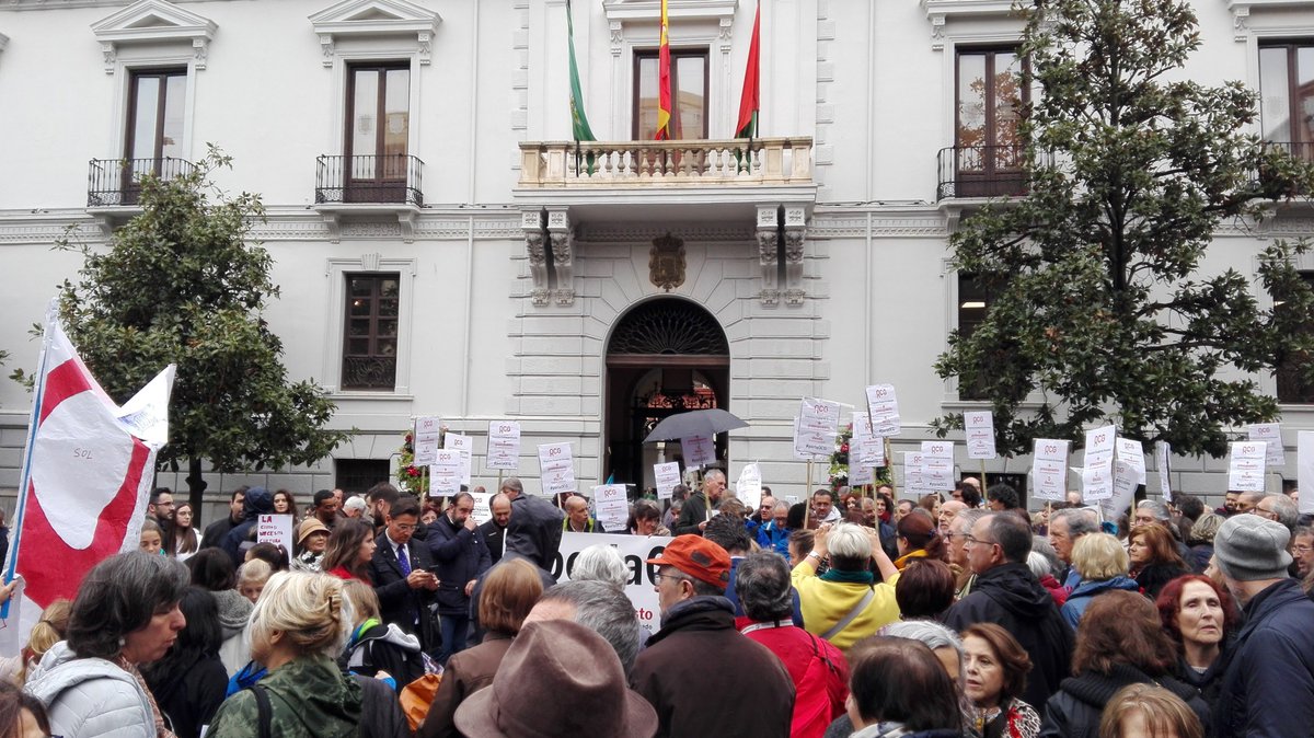 orquestagranada's tweet photo. ¡GRACIAS! Gracias a todos los que nos habéis acompañado esta mañana en la Plaza del Carmen, y a todos aquellos que no habéis podido estar pero que nos trasladáis a diario vuestro apoyo ¡Gracias" #porlaOCG https://t.co/60eIthr8eP