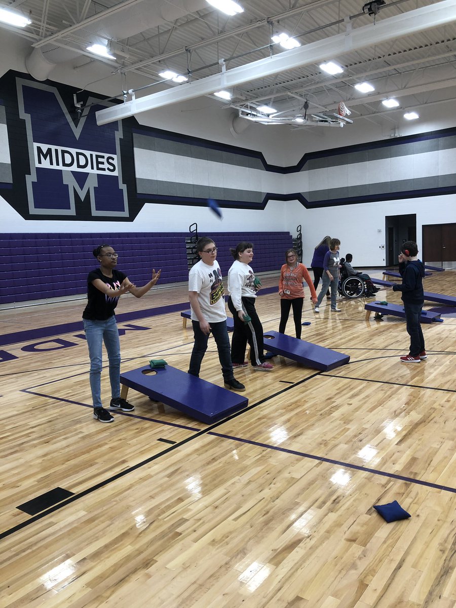MrsM_MMS's tweet photo. Our very own MMS Cornhole Team on Fun Friday https://t.co/jj0es9JIGK