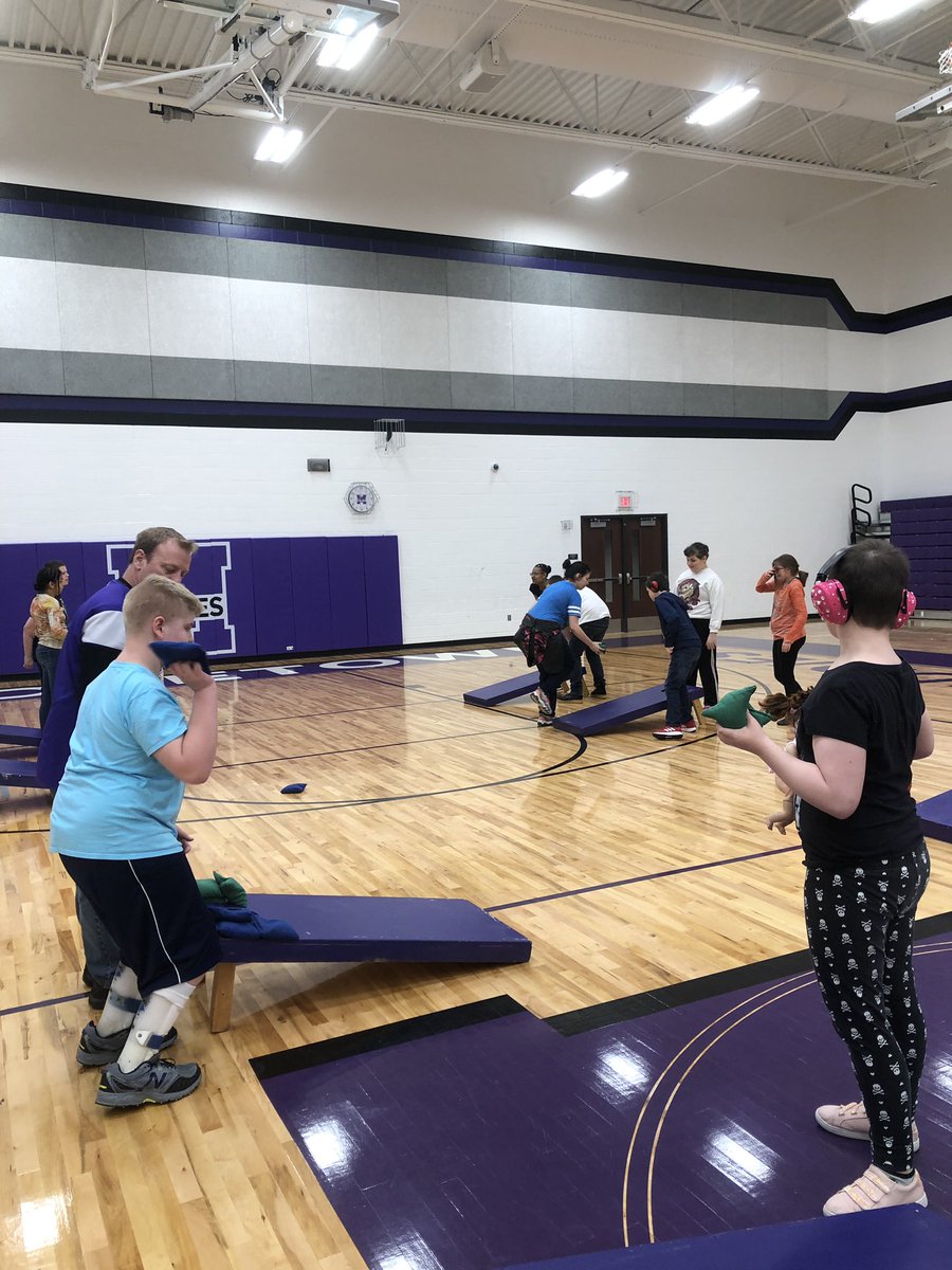 MrsM_MMS's tweet photo. Our very own MMS Cornhole Team on Fun Friday https://t.co/jj0es9JIGK