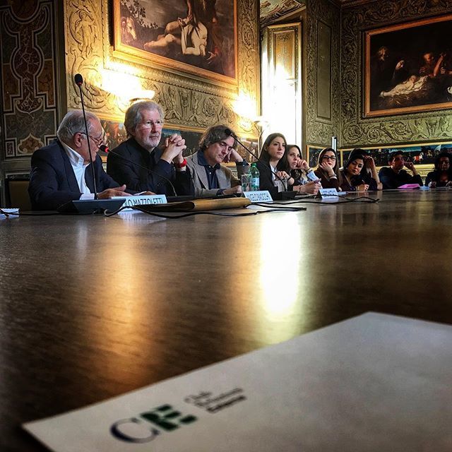 stracquadaneo's tweet photo. Meeting.
.
.
.
#businesses #businessquote #businessideas #oldschool #workout #workstation #working #workshop #workouts #business #old #work #startup #startuplife #startups #StartUpBusiness #StartupLifestyle #StartupGrind #startupquotes #startupweekend #s… https://t.co/JAI4Dbu49I https://t.co/0SfAwQZUF8