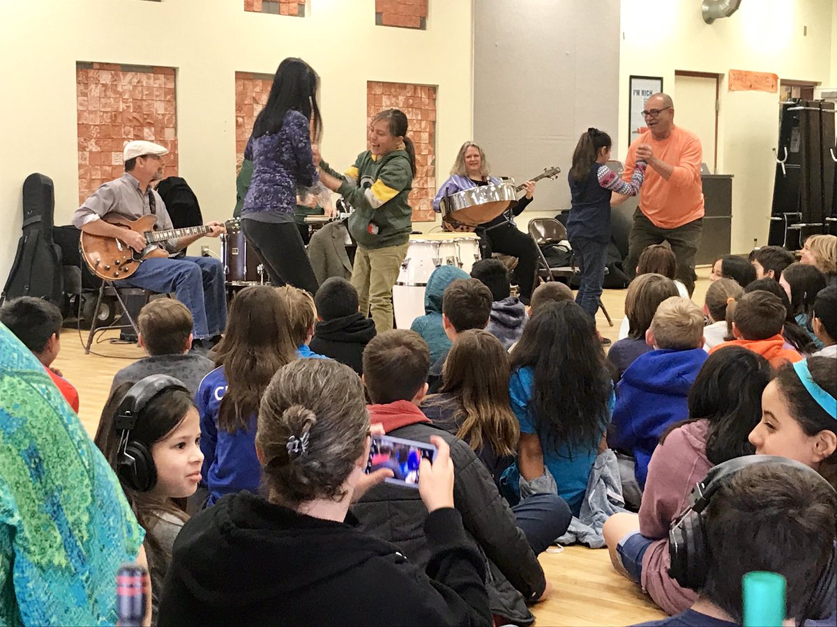 LiviemarieLiv's tweet photo. #RootsOfJazz is my favorite, favorite assembly! Thank you Frank Leto for the musical history lesson! @CorralesCubs https://t.co/wV31oPHCYA
