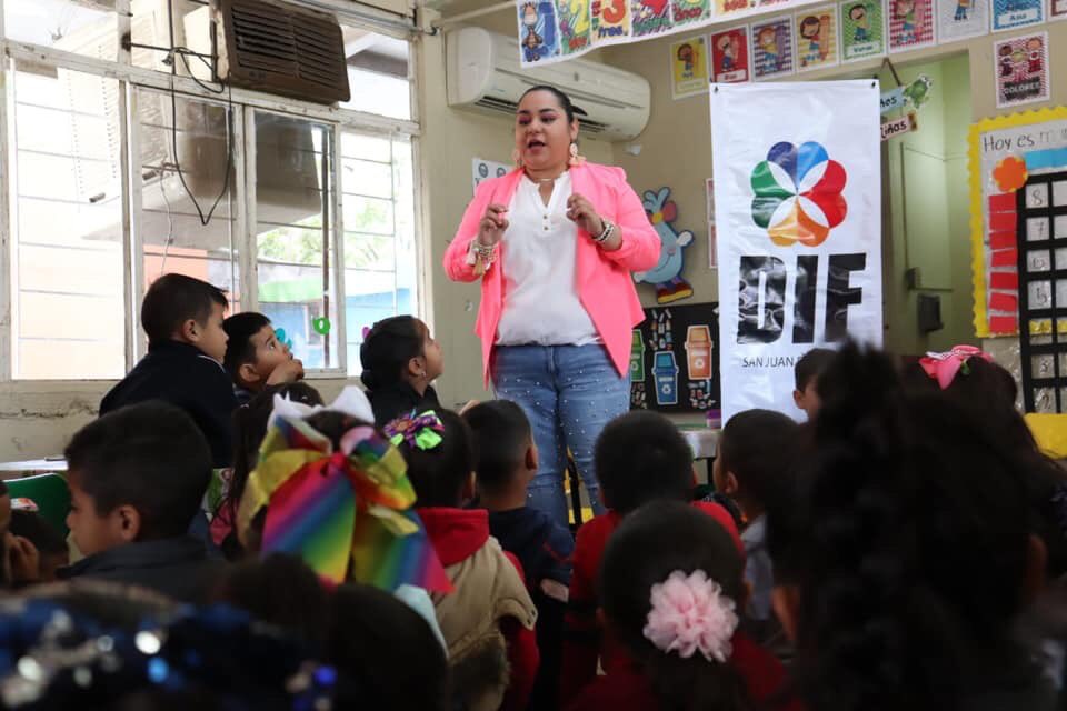 Alejandra tweet media