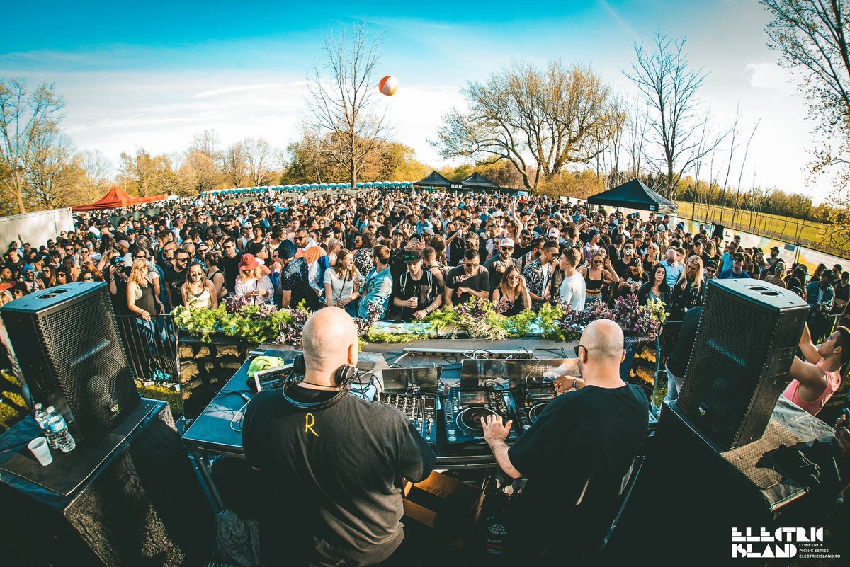 ElectricIsTO's tweet photo. R A W T H E N T I C ⚡️
@carlolio and @nathan_barato go B2B alongside @dj_sneak @djdeeon and #calebcalloway May 19th on the Moog Audio stage 🙌 🍌⚠️ 

🎫: https://t.co/Uvjc5qBlkG

#electricislandto https://t.co/BykJ8Q5cE3