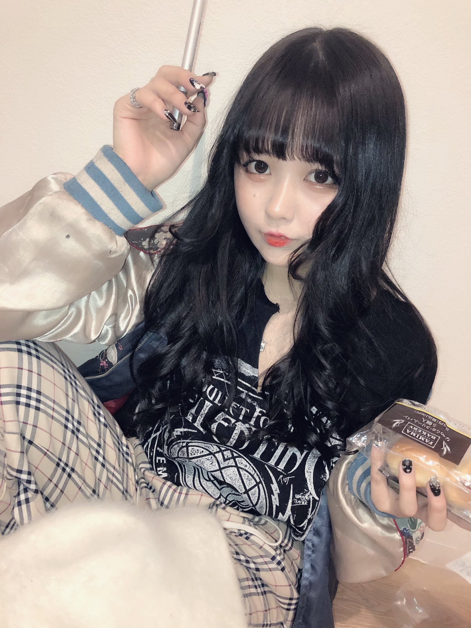 しぃ🍓 (@kP0nVRG188hZlWw) / X