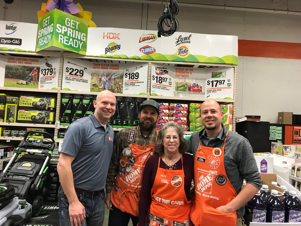 Randy Aretz (@randythdcredit) on Twitter photo Recognizing Chris from 1537 with a Credit Superstar Apron. She is currently ranked #1 in D210 for the most applications YTD! Outstanding job Chris! #D210proud <a href="/BrentDeisig_HD/">Brent Deisig</a> <a href="/SteveCronin12/">Steve Cronin</a> Recognizing Chris from 1537 with a Credit Superstar Apron. She is currently ranked #1 in D210 for the most applications YTD! Outstanding job Chris! #D210proud <a href="/BrentDeisig_HD/">Brent Deisig</a> <a href="/SteveCronin12/">Steve Cronin</a>