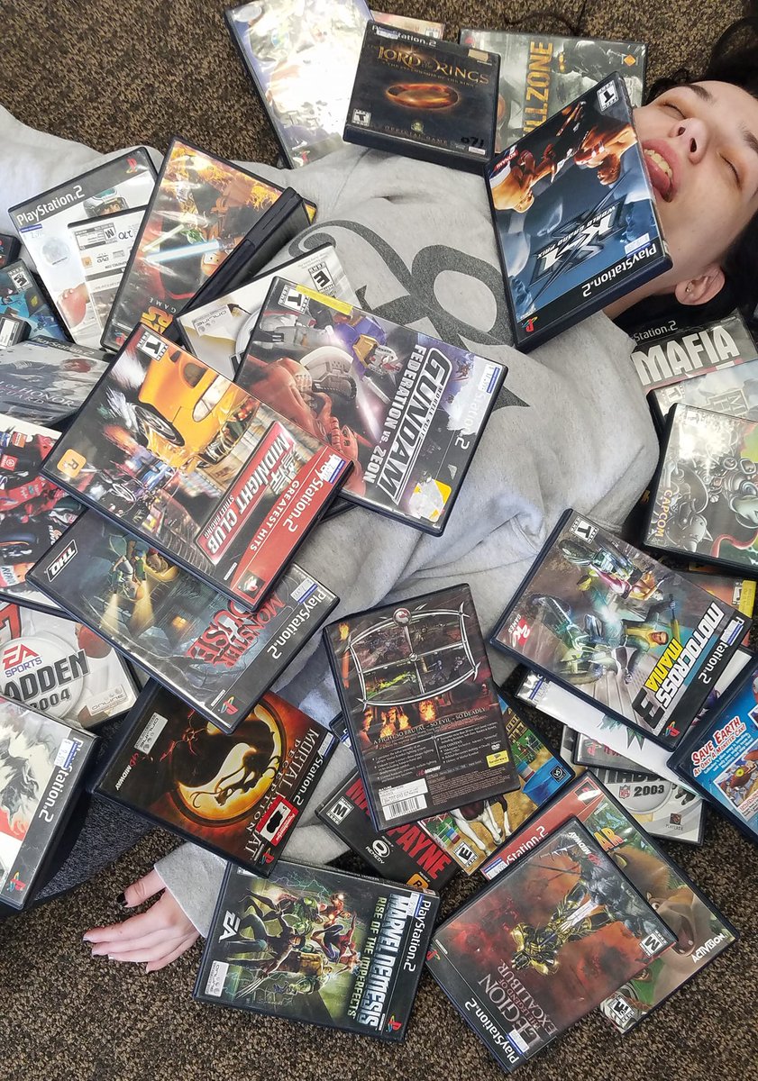 GamingGenLAX's tweet photo. Okay. We've got too many classic games &amp; a shelf collapsed, crushing a coworker.

We need to ditch the games (&amp; a body) ASAP so we're doing 20% off reg-priced used PS2, OG Xbox, and PS1 games until Sun! (LAX only)

(tl;dr smol gril ded, 20% off reg priced used PS2, XB, PS1 games) https://t.co/Jv6gvJmpHQ