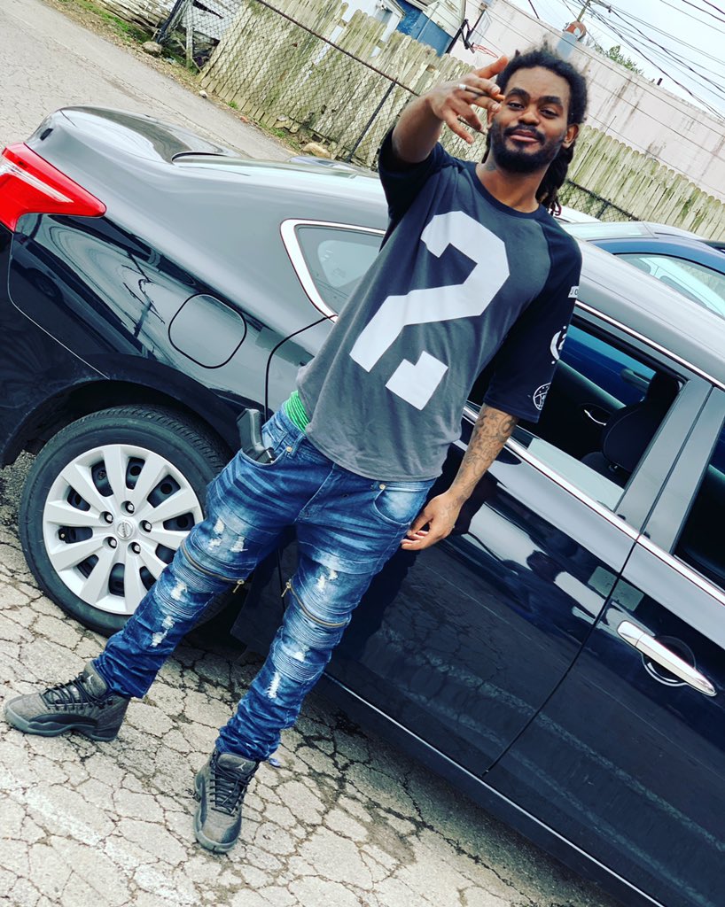 KpizzleCuzz's tweet photo. I can’t be fw these thots they be sun groupies 🤒 #Slumway https://t.co/1pKlli2vUG