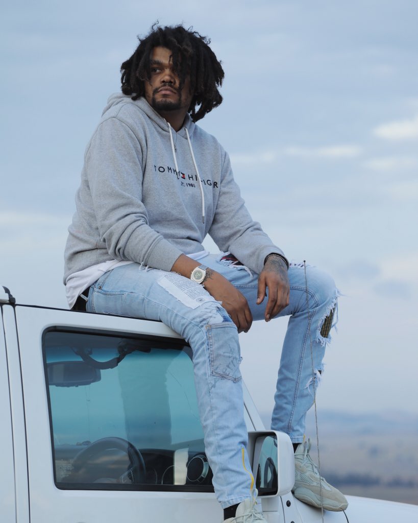 TerrencekSa's tweet photo. The game is compromised
βοΈβοΈβοΈ π·@coach_punda
#preferitclean #backpackcitymixtape #fullcustody #jozivibes #terrencek #sahiphop #musicvideo #channel #mtv #slikouronlife #urbanbrewstudios #etv https://t.co/olH9ii5kBy