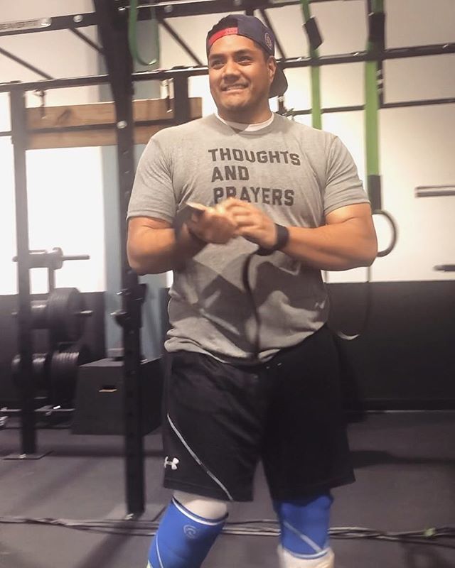 siale's tweet image. #thoughtsandprayers 🙏🏾 to my man @coachmobrossette and his ACL. I spent all morning trying to convince him that cruciate ligaments are ”non-essential” and pretty much the bells and whistles of the knee but he decided to get it repaired anyway #🦵🏽 #teamat… bit.ly/2HYr80I