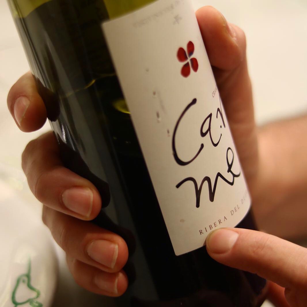 buzziler's tweet photo. #carme is a well-balanced #redwine from #riberadelduero #spain🍷 A #musttry in our #madridfoodtour that brings toasted vanilla, spices, nutmeg, licorice stick and coffee on the nose 👌
.
#madridfood #madridtapas #madridtapastour #buzziler #buzzilerexperiences #buzzilerrecommended https://t.co/OJZO6Qdrwx