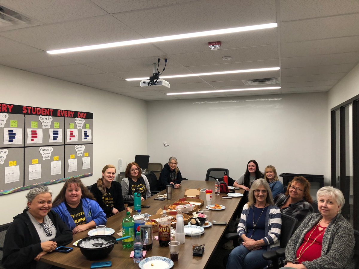 MrsSommerWMS's tweet photo. Para Professional Appreciation lunch today at WMS. These folks are such an important piece of what make WMS great! #TigersWMS #WMSBuildingExcellence https://t.co/CVylKNqzes