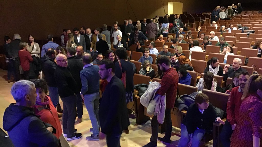 dacordAND's tweet photo. El Centre de Congressos d’Andorra la Vella es va emplenant i ben aviat començarem el nostre acte de cloenda. 
Aquest 7 d’abril vota a #dAcord pel canvi!!! 💪

#eg2019 #Andorra #PS #LA
@LiberalsAndorra @PSAndorra https://t.co/UGKF1DJinq