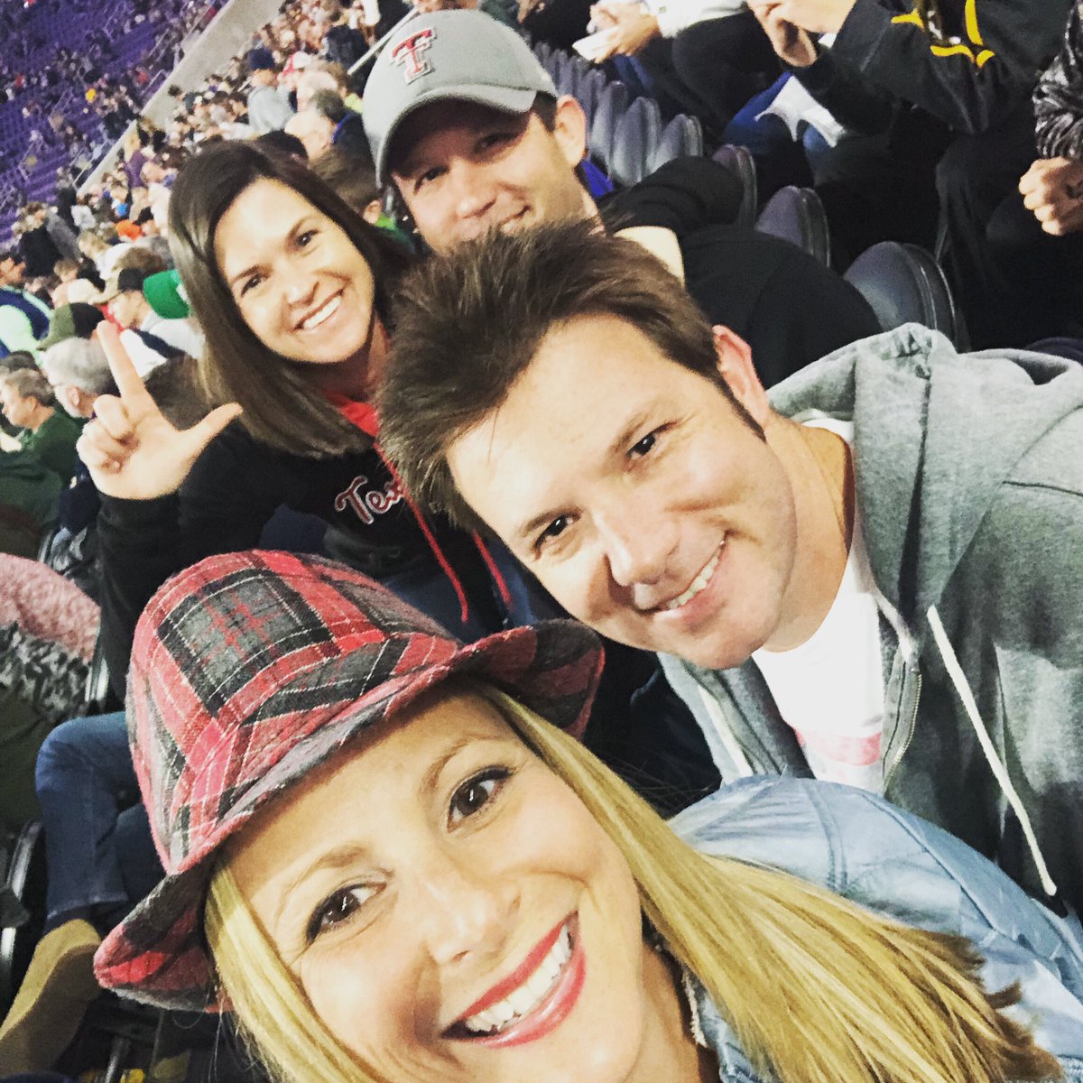 jentuel's tweet photo. Checking out Tech practice in Minneapolis for the #finalfour #wreckem #texastech #tueltimevacay https://t.co/GEtLaBIxCm