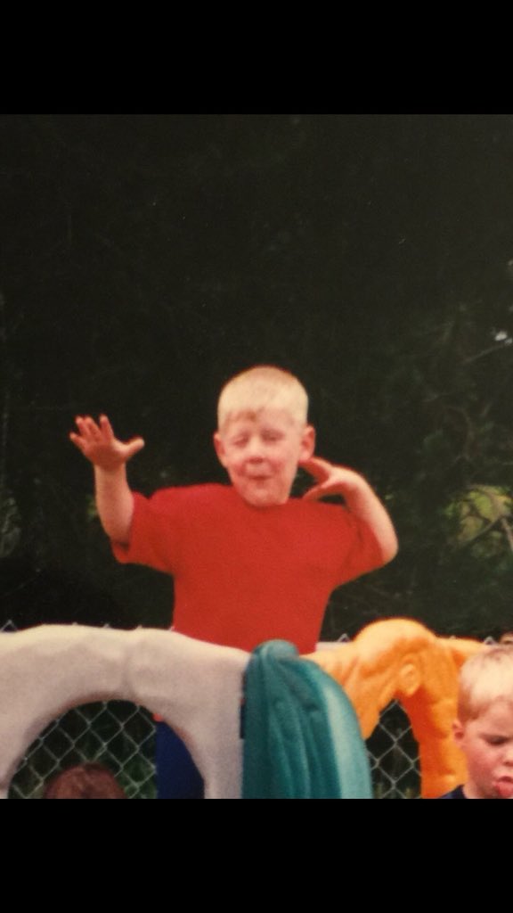 Pulloutforxanax's tweet photo. I was a edm dj before it was cool https://t.co/u4SeUTk5Y7