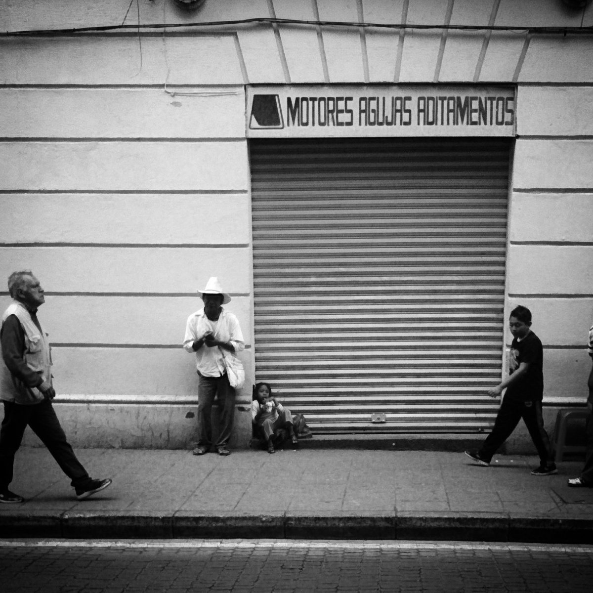 historiasapiemx's tweet photo. Historias a pie es una oferta de entretenimiento y convivencia que busca generar un vínculo entre nuestros pies y los espacios sobre los que andamos.

#BuenViernes #cdmx #turismo #caminantes #CiudaddeMéxico #Historia https://t.co/hMx8QLY1ta