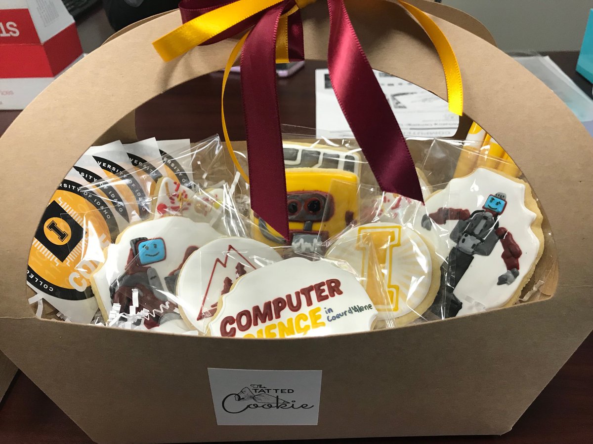 keehrious's tweet photo. Celebrating collaboration and computer science in Coeur dโAlene! #uicda โฆ@NorthIdahoโฉ #cscda #idahomath #uidaho #thetattedcookie https://t.co/0dWLUQFwvI