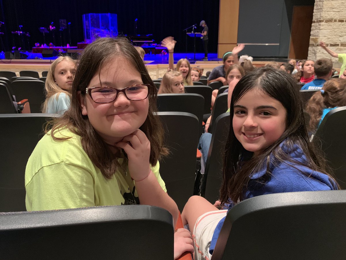 mrsmillerDES's tweet photo. We had a blast with all of the @BoerneISD 4th graders @SamChampionHS for our concert hosted by @BoerneHOTticket! Thanks for including @FairOaksRanchES in the fun! #fineartsfun https://t.co/dExtRIYRN4