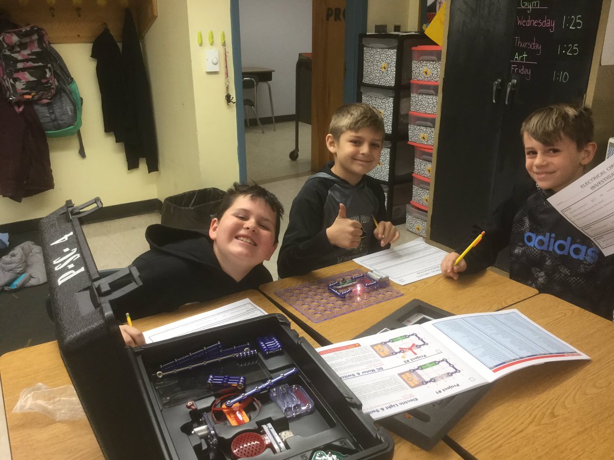 mrscook208's tweet photo. SNAP circuit time in 4G! @SchoolProspect https://t.co/inl1Al8G4T