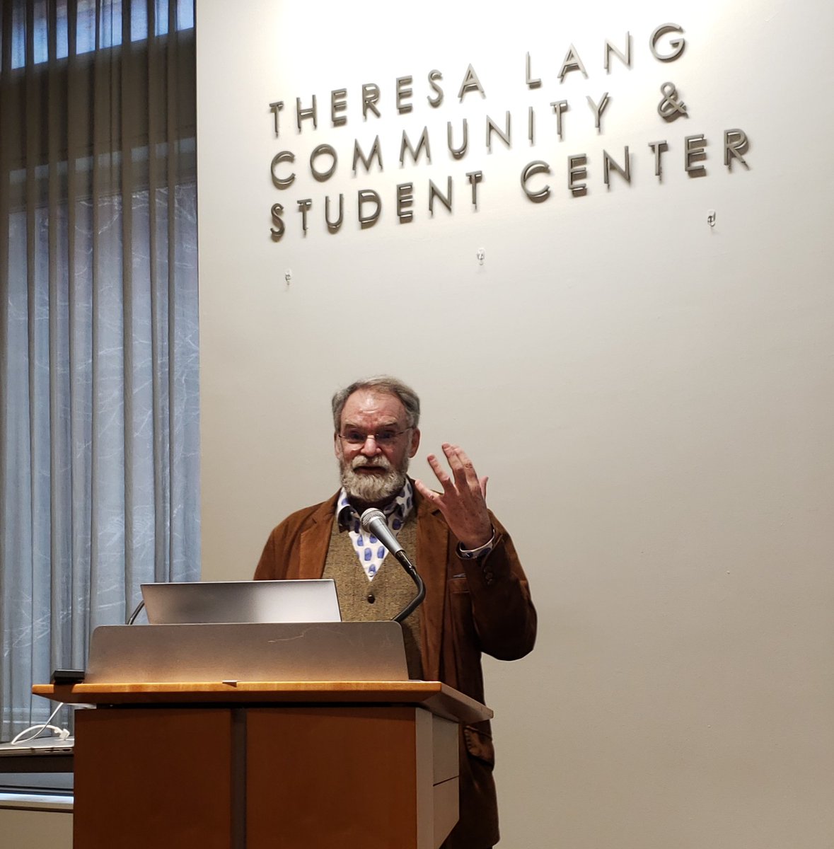 NewSchoolCPS's tweet image. Alan Fiske of @UCLA anthropology speaking on how knowability exists in one way or another within different cultures having different taxonomies, practices, standards, and ideologies of capable thought. #Umknowability #UnknowabilityConference #NSSR