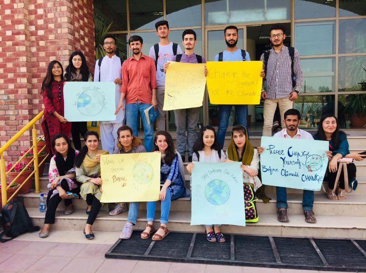 abdah_alam's tweet photo. Inspiring to see understudies from COMSAT’s university turning out for their future. Climate action is now a need.
#LEAD4climate 
#atsheikh 
#leadpakistan 
#hinaalotia 
#GretaThunderg 
#Climatestrike https://t.co/V68E2b7Ouz