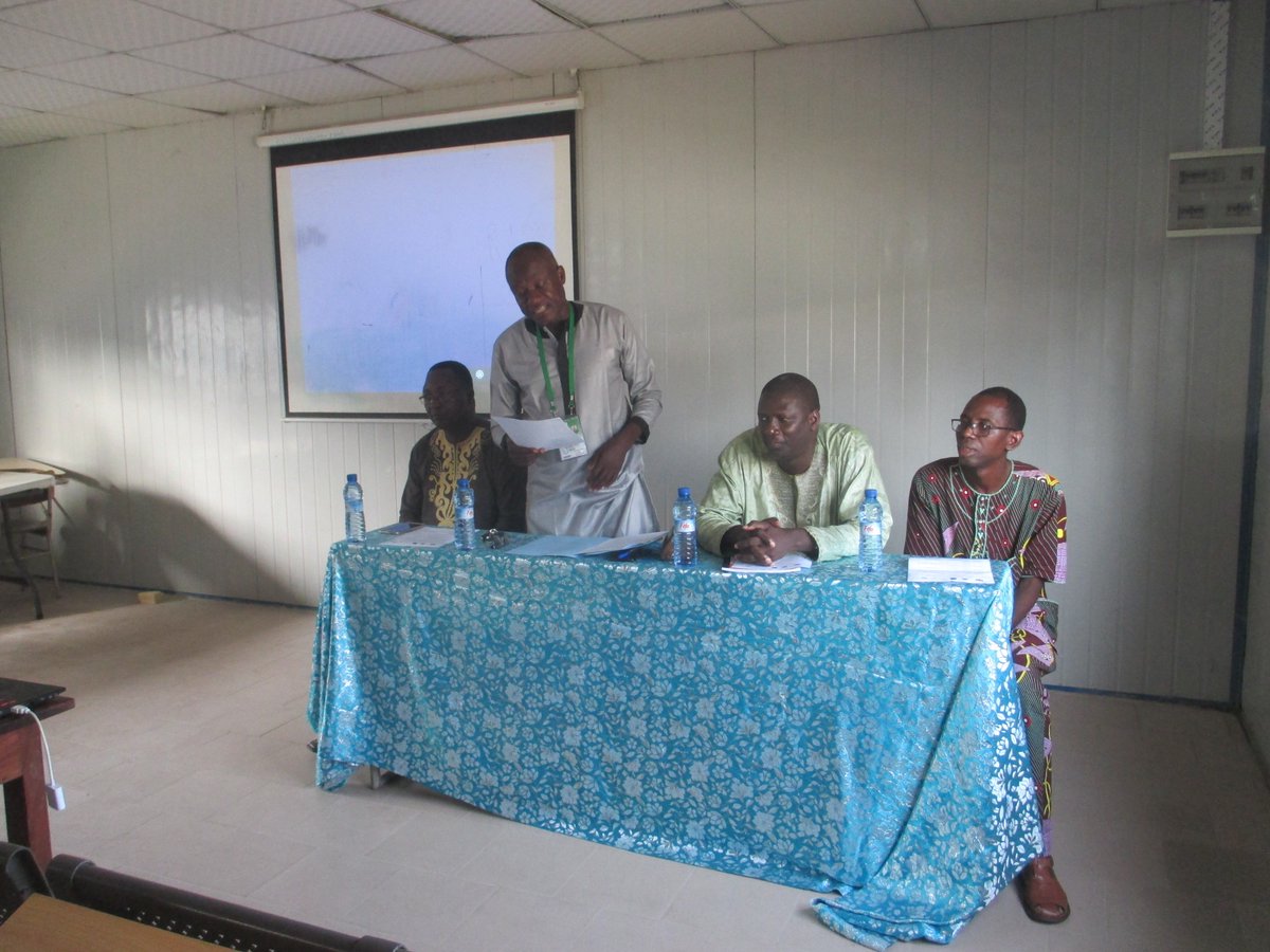 cartotourisme1's tweet photo. Lancement officiel de la #NuitInternationaledeGéographie à @uacbenin par le chef #DépartementdeGéographie #Prof_GIBIGAYE apres l'allocution du Directeur du laboratoire de Cartographie #Dr_TOKO et du représentant des #Enseignant #Dr_YABI @cartotourisme1 @OSMBenin  @assocCartONG https://t.co/PbjDRanSOB
