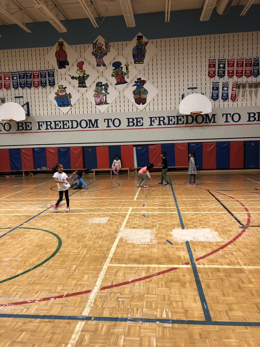 purchase_ms's tweet photo. On Friday, we had a dance party in gym! #kindiegym #moveyourbody #Moveitfriday @TDSB_MSPS https://t.co/MI82l4Sjk2