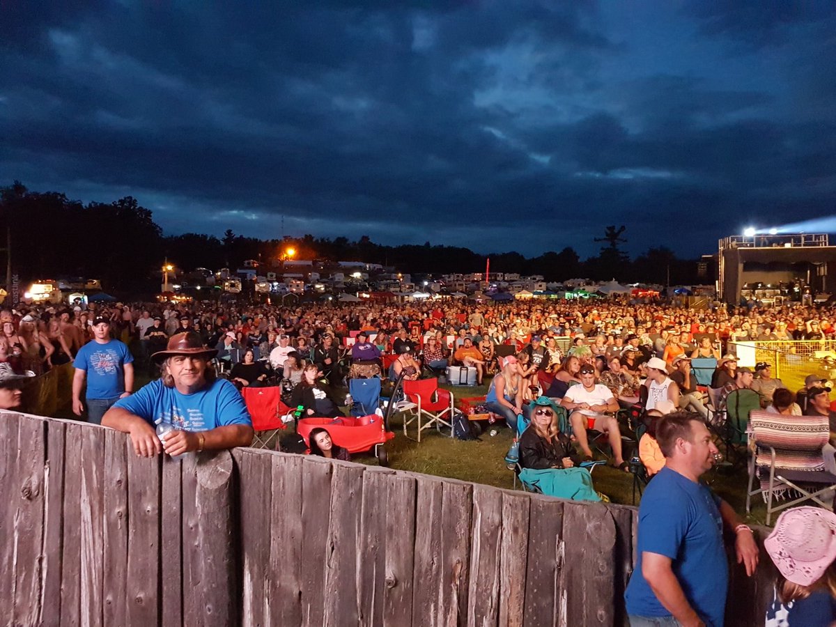KitchenerRvShow's tweet photo. HAVELOCK COUNTRY JAMBOREE TICKETGIVEAWAY 🤠 

WIN our final set of tickets to the country music &amp; camping festival happening Aug 15-18

LIKE
SHARE
COMMENT

*Contest closes Thur Apr 11* 
#KitchenerRVShow #ORVDA #HavelockJamboree #Contest #Giveaway #Camping #CountryMusic https://t.co/KTyCbCrEl3