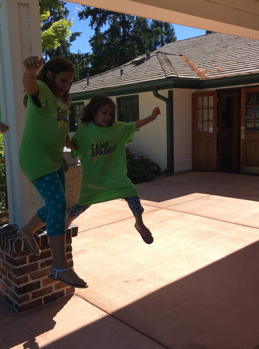CancerPathways's tweet photo. #FridayFeeling
#CampSparkle
Jumping into the weekend like: https://t.co/ElN6KzY7Ts