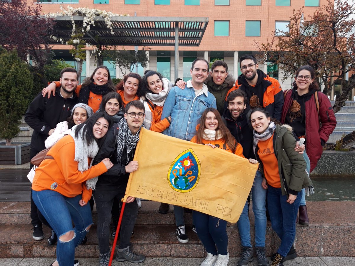 asociacionPIPA's tweet photo. Lxs monitorxs de PIPA en marcha con su club! #MarchaPorLosClubes #Alcobendas https://t.co/kd3yLt6evW