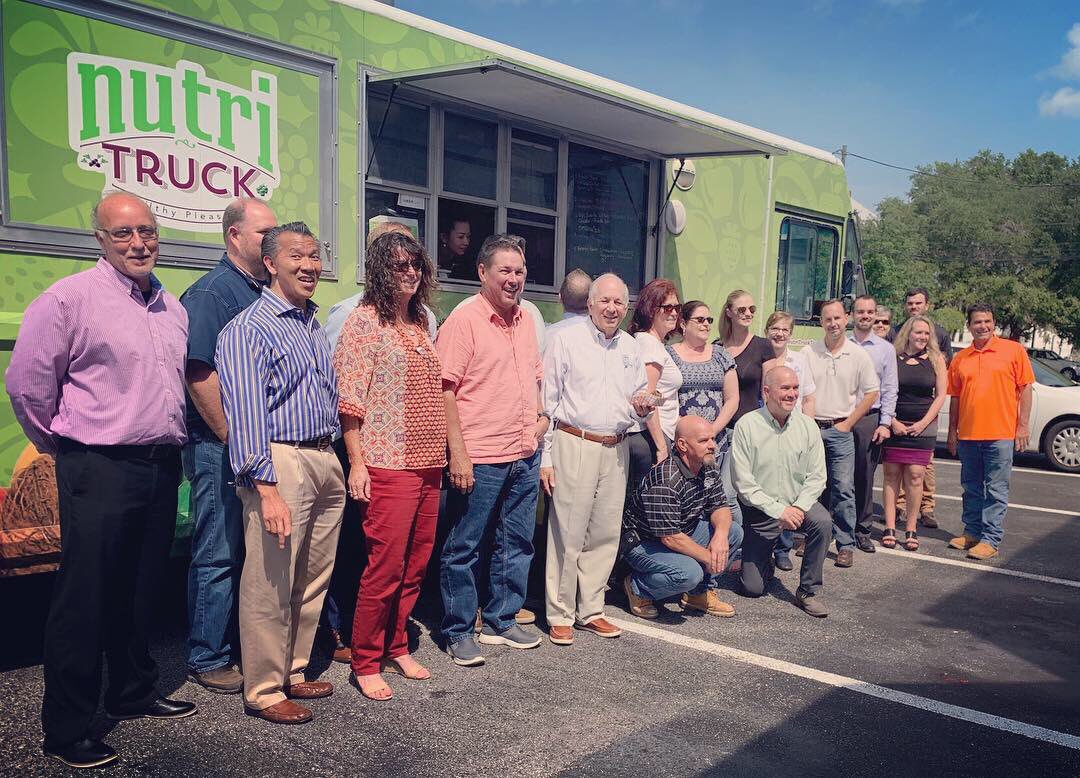 CreativeContInc's tweet photo. The Creative team was treated to lunch today by one of our sub-contractor partners, Spectra Contract Flooring! Thank you for the delicious and nutritious treat!
#foodtruck #flooringpartner #healthylunch #workperks https://t.co/SXxnCd4F6u