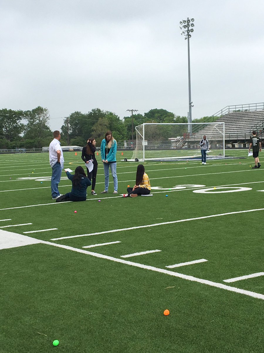 amlopez84's tweet photo. It’s almost Easter, perfect time to hunt some eggs #STAARreview #EasterEggHunt @SFA_bisd @bisdambassador @brandi_morley https://t.co/g2O8KOqeT9