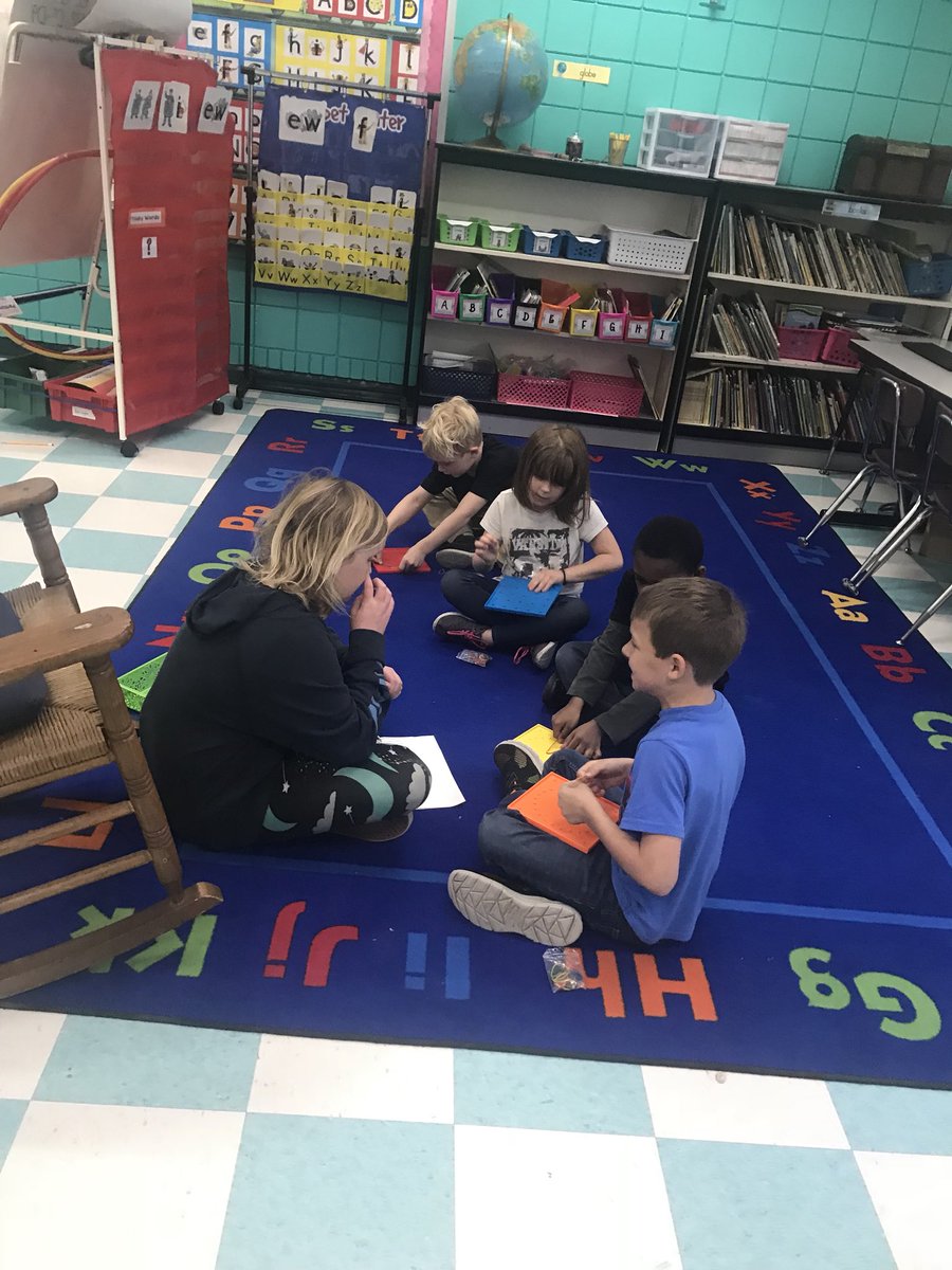 MissHardin2's tweet photo. We love when our 5th grade helpers join us for learning centers! https://t.co/Pcnbya3kVG