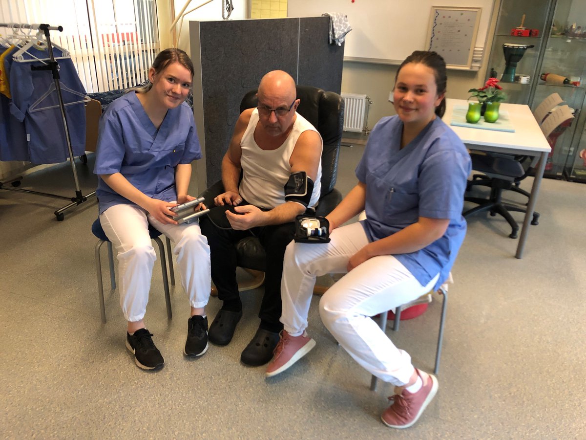 HighVgs's tweet photo. Our Health Studies students today in their mock exam.  Brilliant hands-on practice for real-life approach and perfect preparation for the exam in May.  Good luck everyone 👍👏@trondelag @eTwinningNorge @eTwinningEurope @lebaledo @Sullyincork @Davismallow @CDI_Francais @RSodahl https://t.co/vYTn7Unjhi