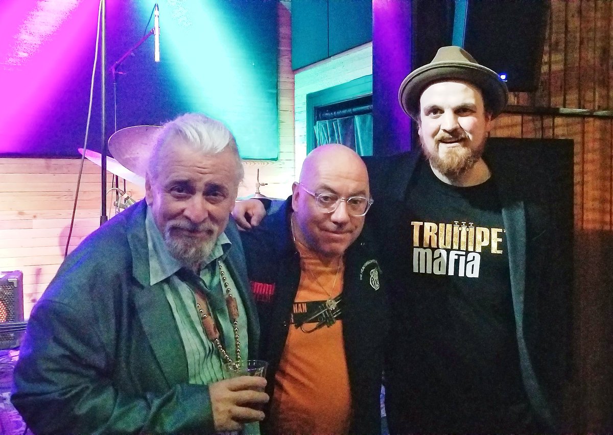 Jbauermusic's tweet photo. Hanging out with #JaymzBee and Bruce Bradley from #SlamminMedia. Jaymz brought by a @JAZZFM91 to the Album Release Show!! Many thanks for your support.
Hope to see you soon in #Toronto!
Download or stream #WalkdontRun HERE: https://t.co/jhfg7RpGl7 https://t.co/bgK0Uni6r6