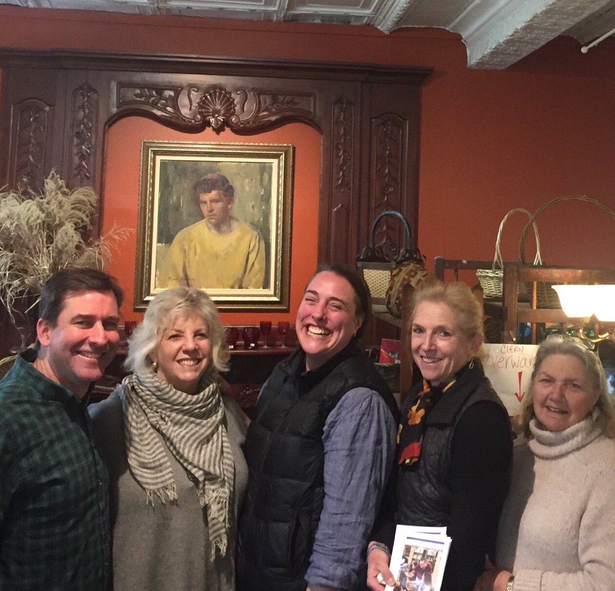 dinerdialogues's tweet photo. Great #DinerStop @ Jeanie Beans & Family in #ClintonCorners We talked #libraries #AIMfunding #Veterans #ilovemydistrict https://t.co/vCMWvmKz6q