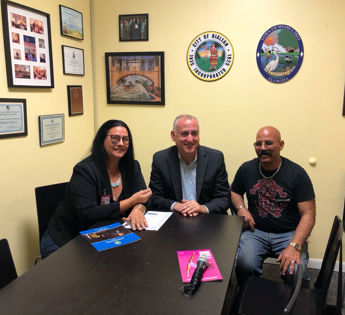 MayorBovo's tweet photo. Hablé con @PAULINAALY de Miami Latino Magazine sobre temas importantes como el #2020Census, el #Hunger9 y su huelga de hambre para acabar con la violencia armadas, y #transporte en #NuestraCondado. https://t.co/GhwOgiNLBW