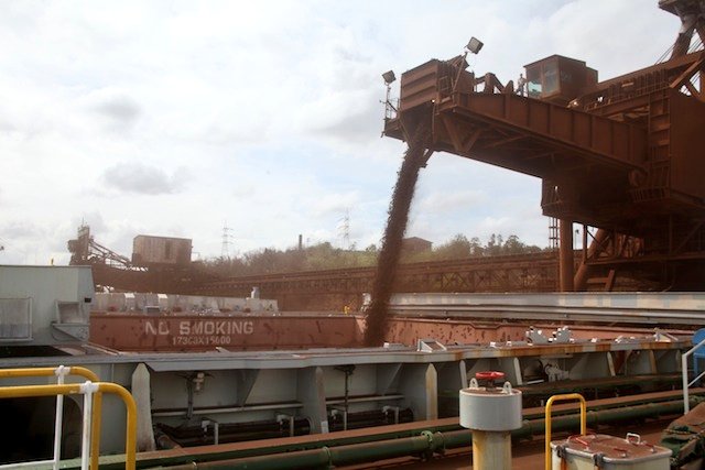 Ferrominera_CVG's tweet photo. #EsNoticia || ¡Avanza Ferrominera! En desarrollo la carga simultánea de mineral de hierro en el barco "Tou Fu 6" en el muelle de Puerto Ordaz y nuestra embarcación "Río Caroní" en el puerto de Palúa, como parte de exportación a clientes estratégicos https://t.co/GMAXmY1ciz