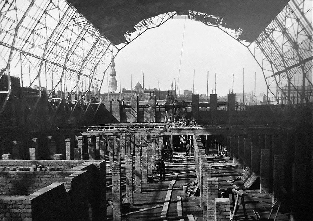 CityRigalv's tweet photo. Ретро Рига
Строительство центрального рижского рынка. Конец 1920-х годов
источник : historyofriga
#РетроРига #cityrigalv #riga #рига #Латвия #Latvia #Latvija #Рига #Riga #Riga https://t.co/V5CuE9DADY