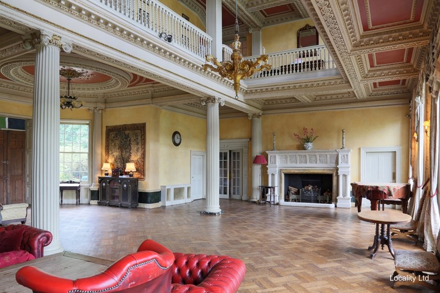 LocalityLtd's tweet image. What a room! Stunning Grade II 18th century building (Hampton court, Greater London) LOC2841: bit.ly/2TYF1gR #filmmaking #locationscout #location