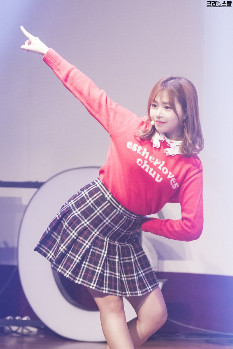 chaewonarchive's tweet photo. 171224 https://t.co/EdTAYpmSmm